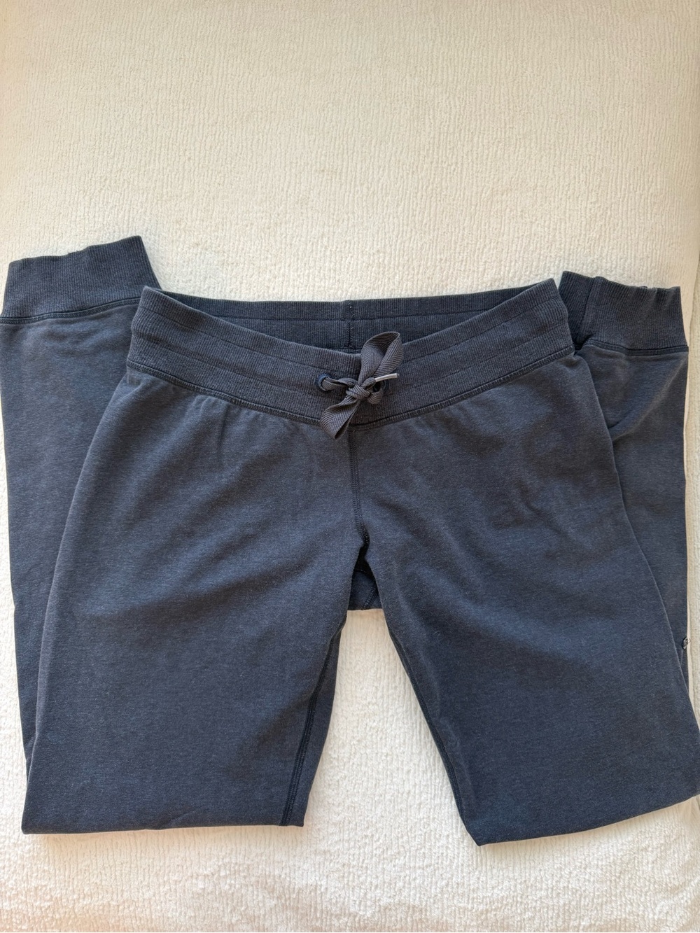 Lululemon Dark Grey/Black Joggers - size 8 - Picture 4 of 5
